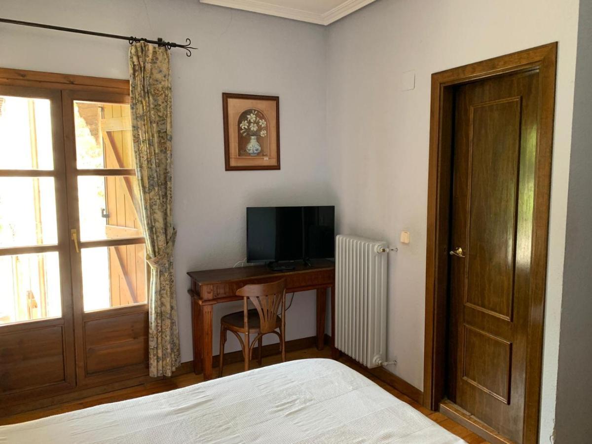 Hotel Charle Хака Экстерьер фото