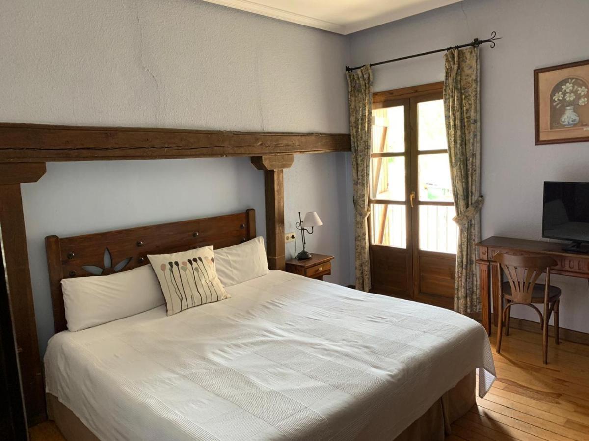Hotel Charle Хака Экстерьер фото