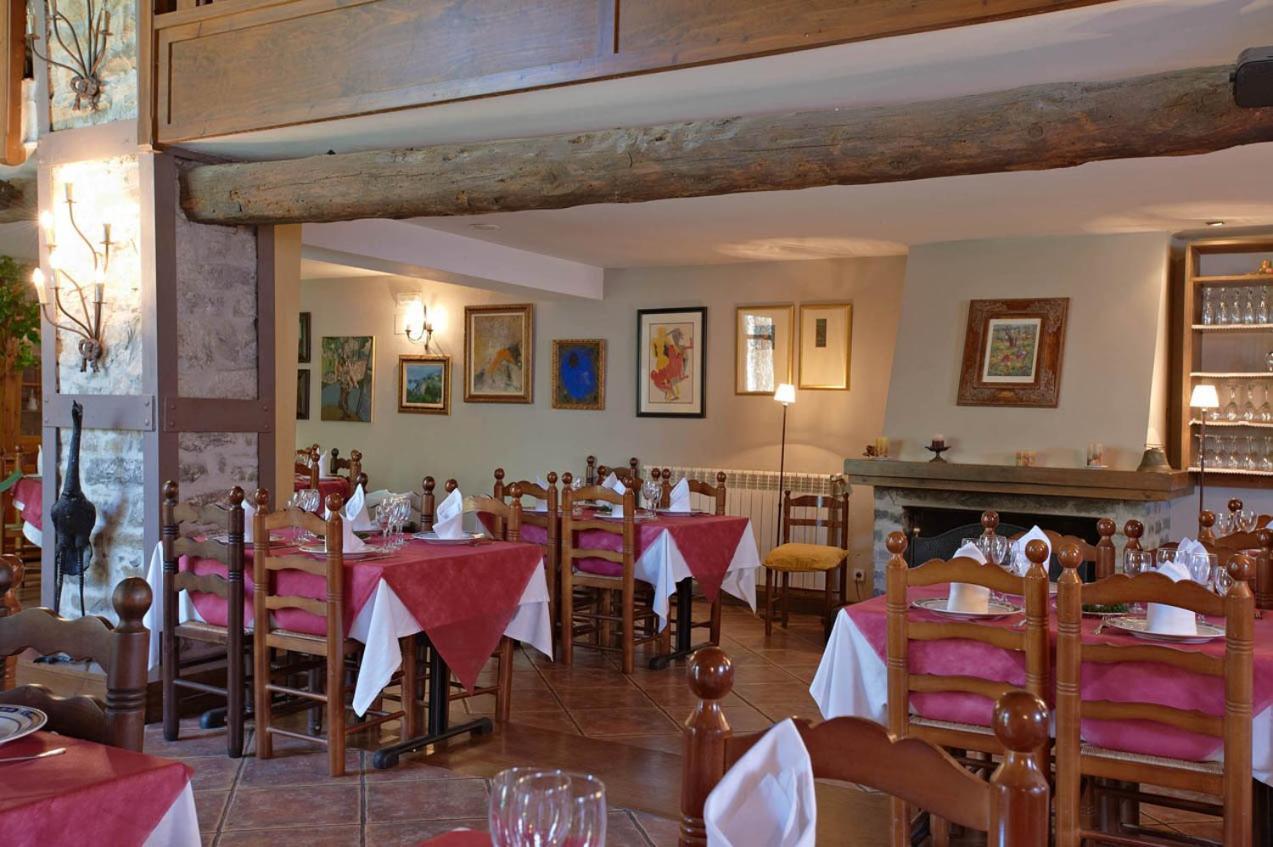 Hotel Charle Хака Экстерьер фото