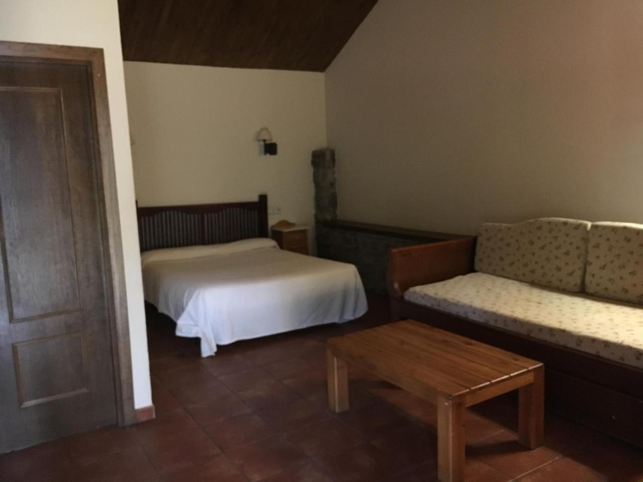 Hotel Charle Хака Экстерьер фото